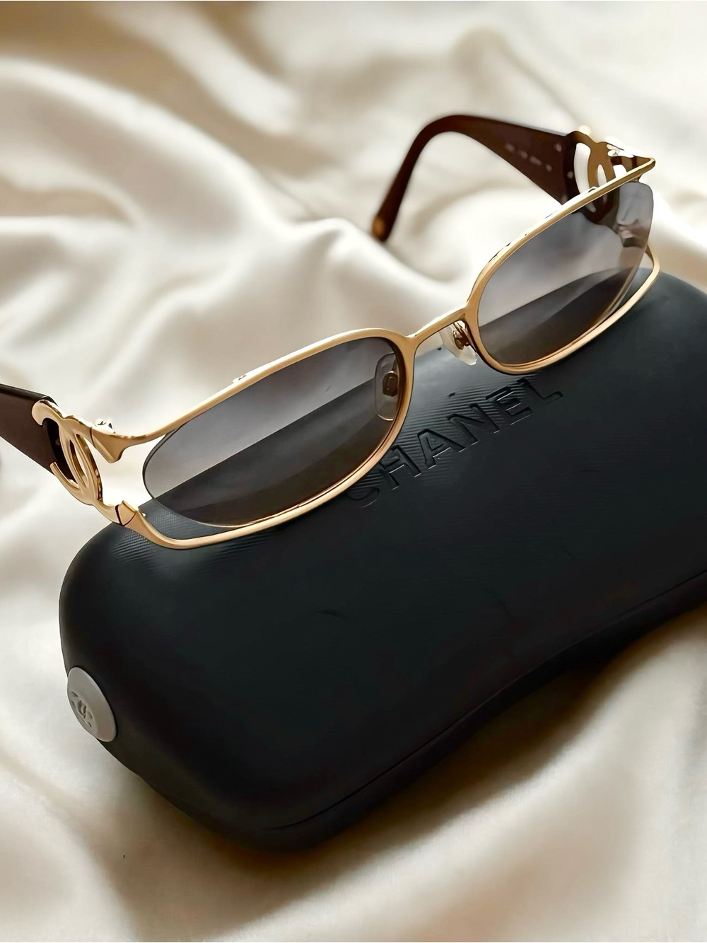 AUTHENTIC VINTAGE CHANEL 4023 C.138 VINTAGE RIMLESS GRADIENT CC LOGO SUNGLASSES